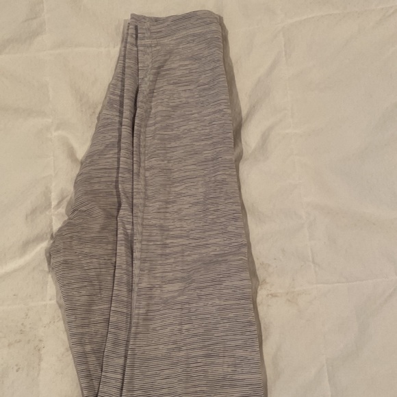 Striped lululemon leggings - Picture 3 of 3